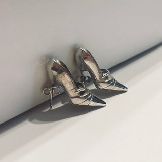 Stiletto Studs