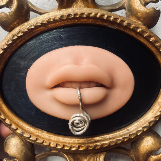 Bijoux de Lèvres / Lip Cuff