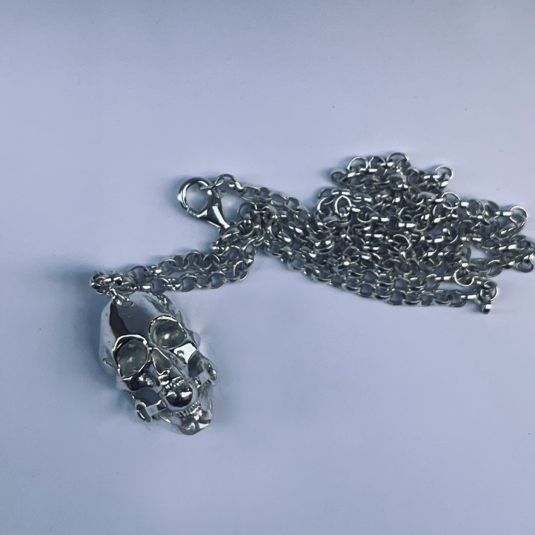 Le Pendentif Crane Kinky