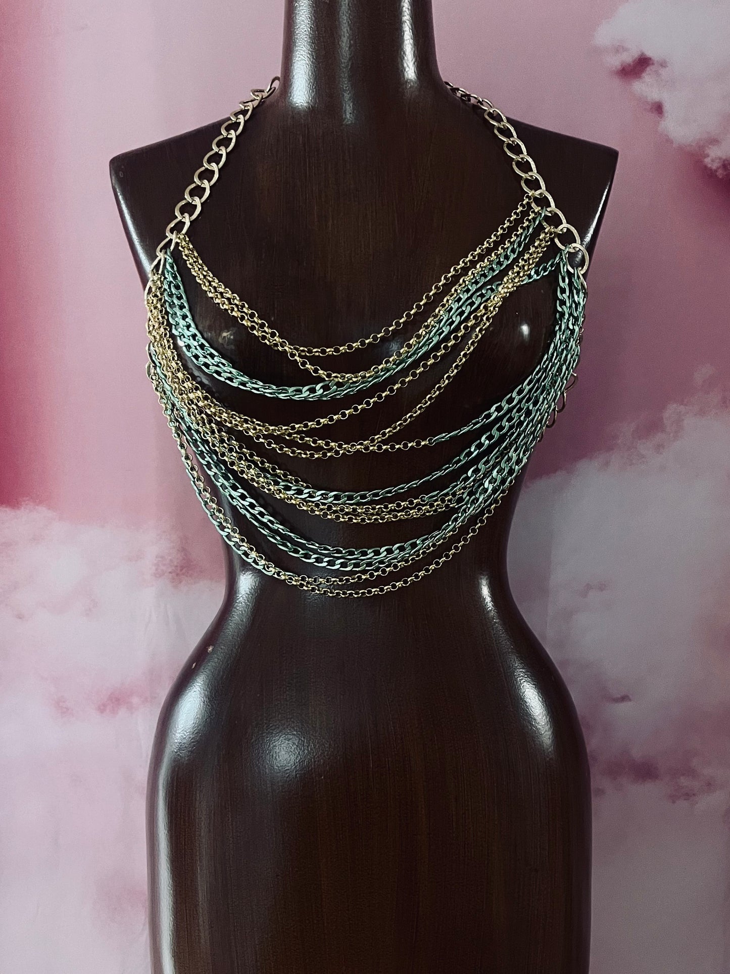 Body Chain / Chaine de Corp