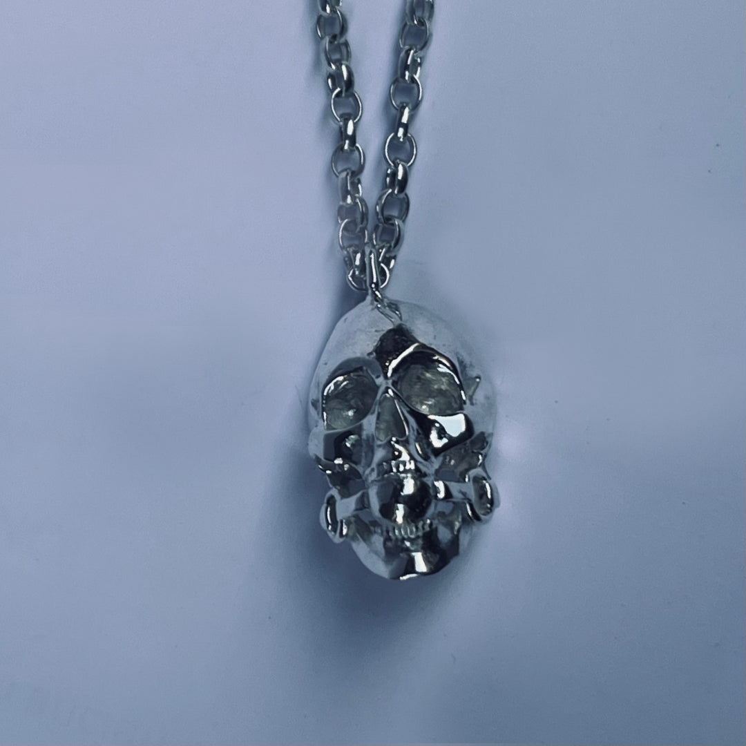 Le Pendentif Crane Kinky